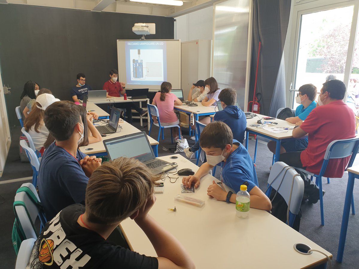 schoolmakerday's tweet photo. #schoolmakerday è tornato!
Esposizione dei Maker delle scuole, Workshop su temi della cultura digitale, CodyMaze ...
Oltre 1200 presenze tra visitatori ed espositori, oltre 250 partecipanti ai workshop! https://t.co/nFtUBjCoGt