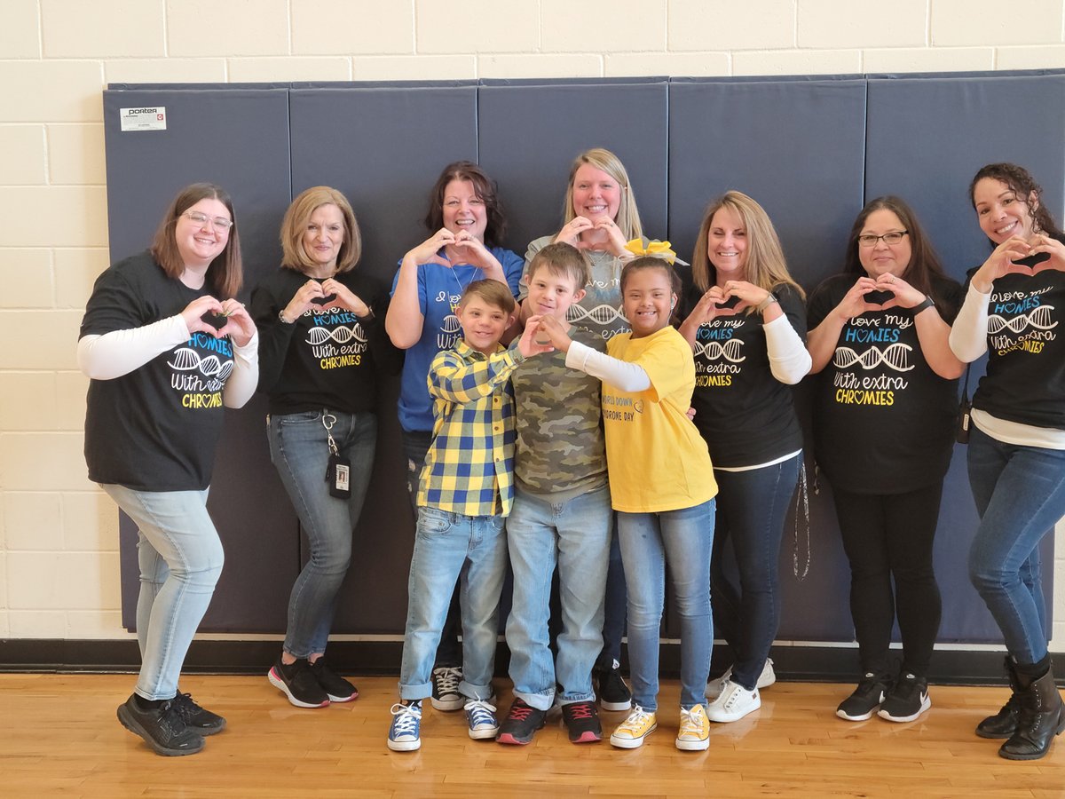 Fox Ridge's Eva Zimmerman and their ILC program began Inclusive Prints with YOUR help!

Utilizing EIG grant funding from CCSF, students gain confidence and real-life experience creating t-shirts with messages of inclusion and school pride! 👕

WATCH: bit.ly/3m17RO9