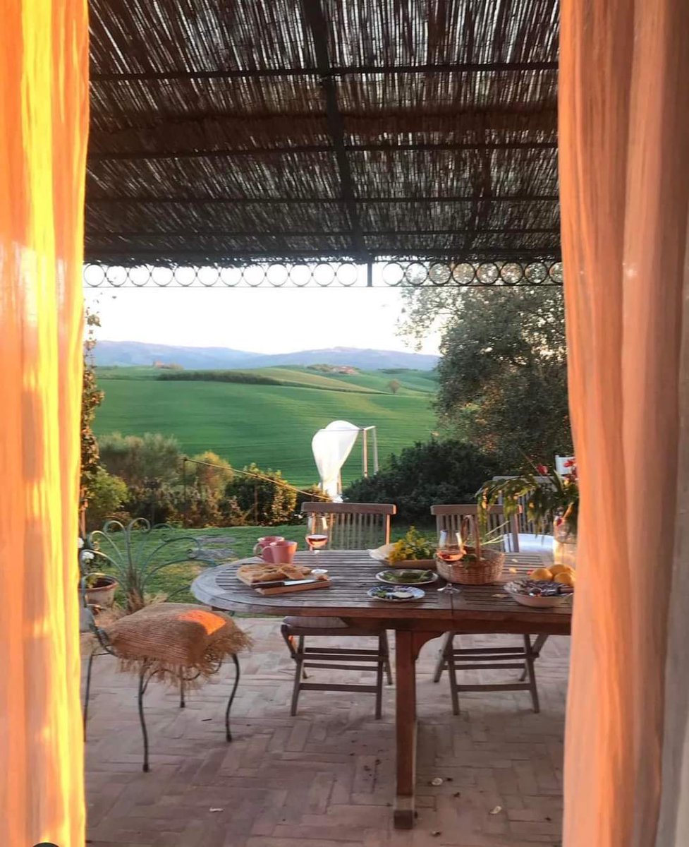 paparosso60's tweet photo. Heaven on earth 🌍😊😇 
So peaceful 😍👌
A return to wholesome 🫶
Pienza, Toscany 🇮🇹💚🤍❤️👋🫶 https://t.co/gzYTzNrkNN
