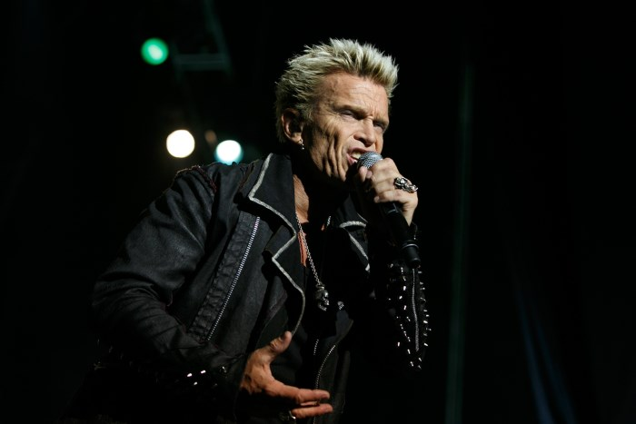 RadioAlvorada's tweet photo. O astro @BillyIdol está vindo para o Brasil em uma apresentação inédita em setembro! 🤩🤩
#BillyIdol #TheRoadside
Saiba mais:
https://t.co/mAFBlwMmrO https://t.co/HaahUtjyxk