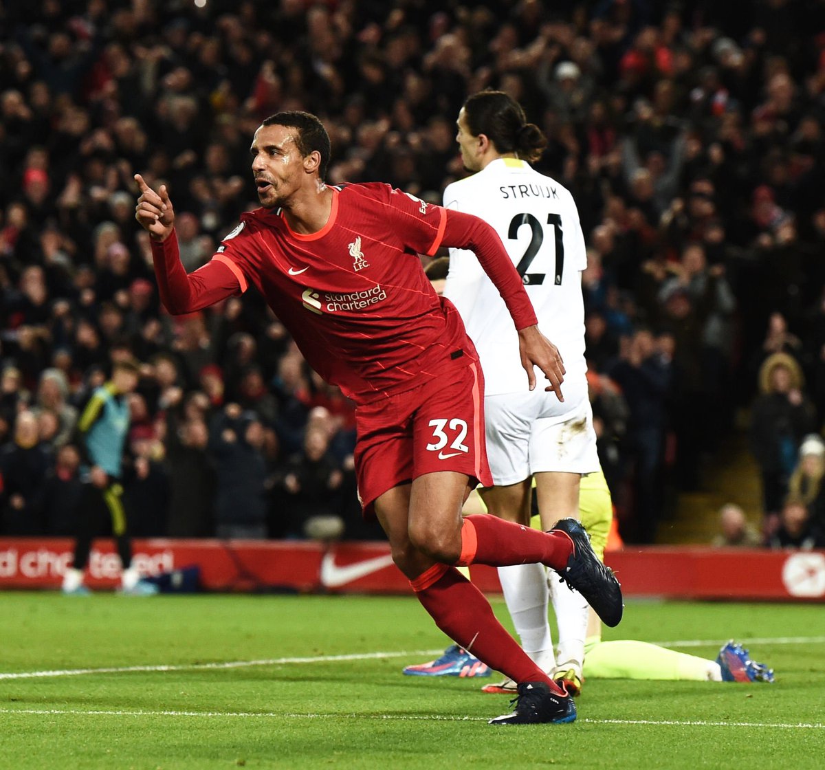 SamueILFC's tweet photo. Shoutout to Joel Matip, who didn’t pick up an injury all season and was able to manage his minutes, as well scored crucial goals against Villa, Southampton and assisted Mo vs Wolves on final day. 

I’m glad he has finally got the credit he deserved. https://t.co/Dp0xJ1xnbR