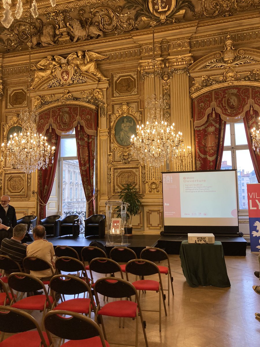 g_am_volontaire's tweet photo. Aux Rendez-vous du patrimoine de la @villedelyon pour parler du patrimoine bâti et paysager comme levier de transition écologique:

Nous avons parlé de

-La décarbonation à travers la protection du patrimoine architectural
-l’arrêt de la densification par la démétropolisation. https://t.co/x4SpkqxfTO