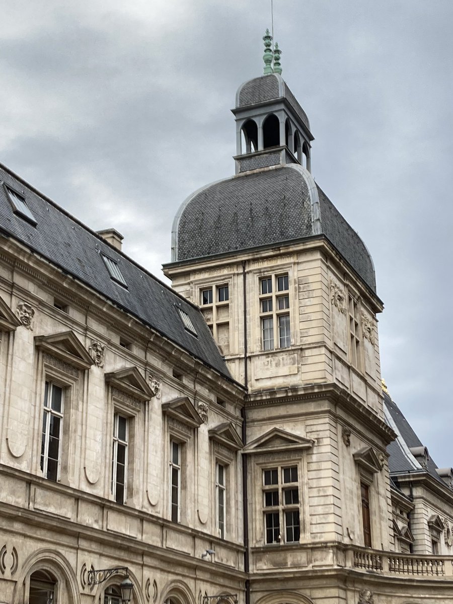 g_am_volontaire's tweet photo. Aux Rendez-vous du patrimoine de la @villedelyon pour parler du patrimoine bâti et paysager comme levier de transition écologique:

Nous avons parlé de

-La décarbonation à travers la protection du patrimoine architectural
-l’arrêt de la densification par la démétropolisation. https://t.co/x4SpkqxfTO