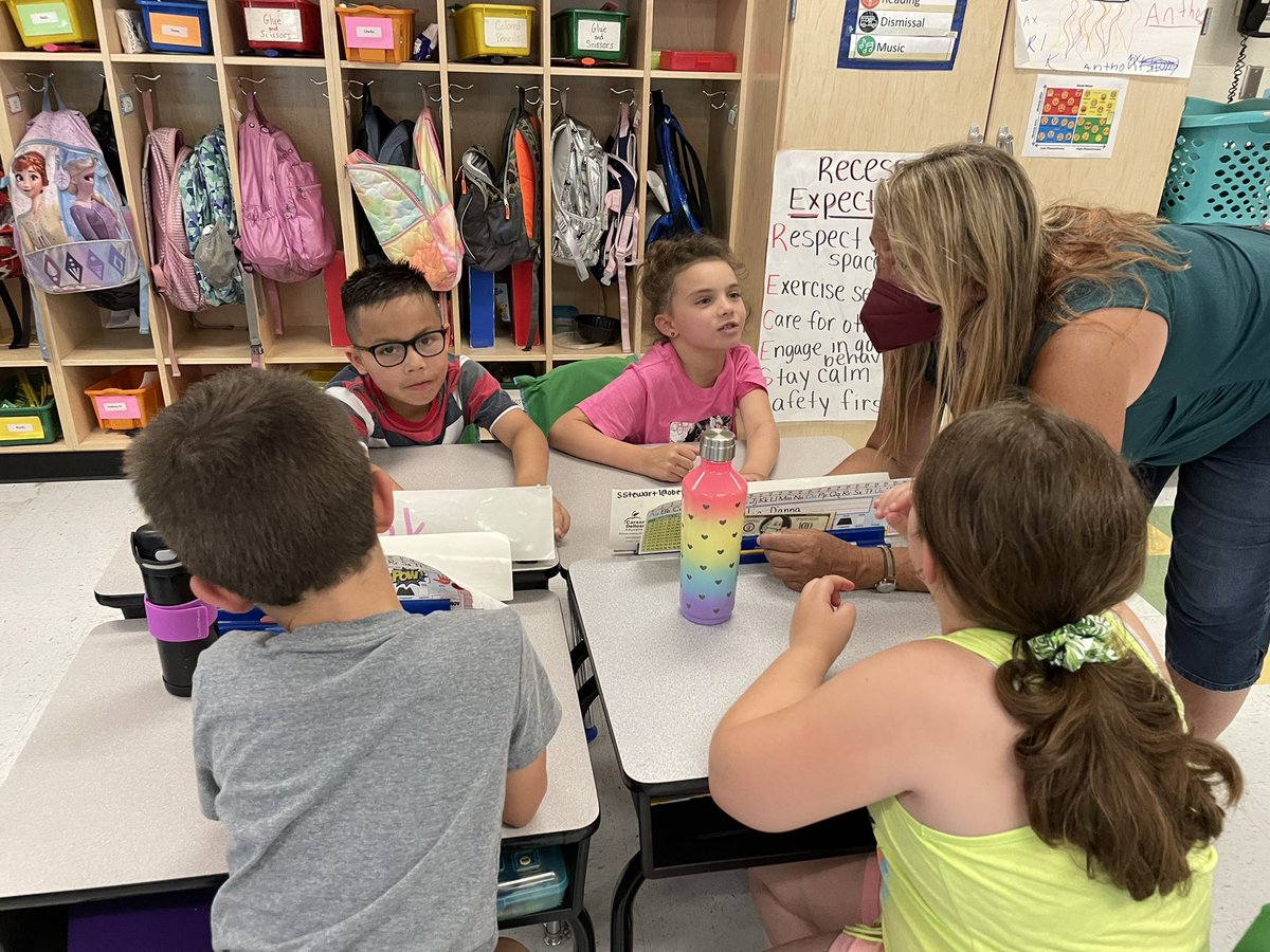 ObenTech's tweet image. Ms. Cavuto’s students used Jolly Rancher models to explain how rocks change over time @OBENSchools @McelweeTami