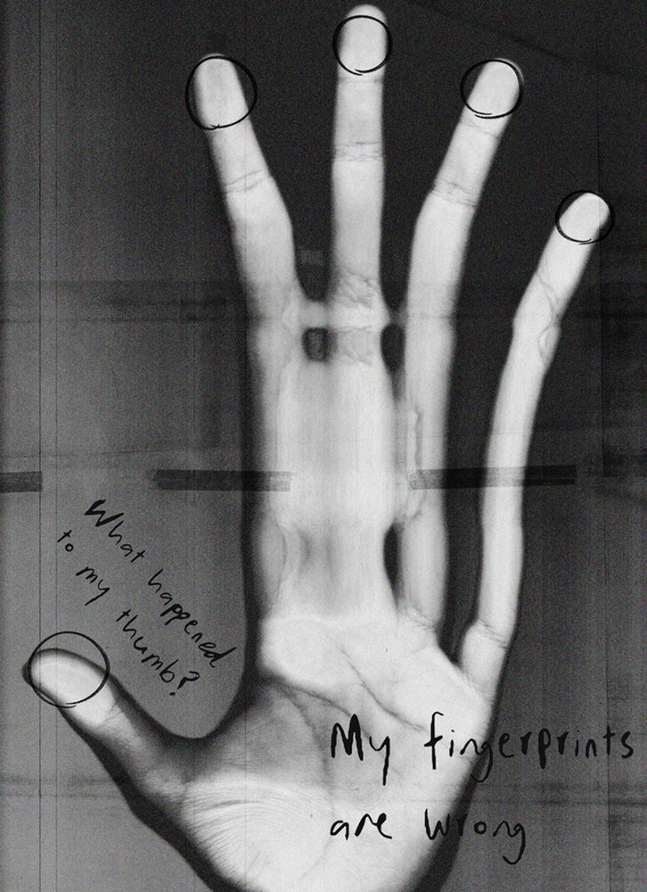 🚨 JUST SCROLL 🚨 

A thread with all the entries so far submitted to the Artifacts of Horror game jam. Something is happening, the entries are mind blowing, super creative and spooky. Only one pic x entry, no details.
Order of the thread is totally random

Distorsions by Ezakur