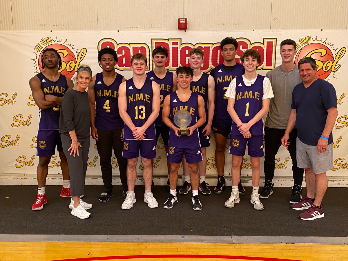 ASUCoachCharli's tweet photo. You know your playing great  “team basketball” when you are in Cali and being compared to the Suns #Last Hoorah/undefeated https://t.co/TQziw1px7p
