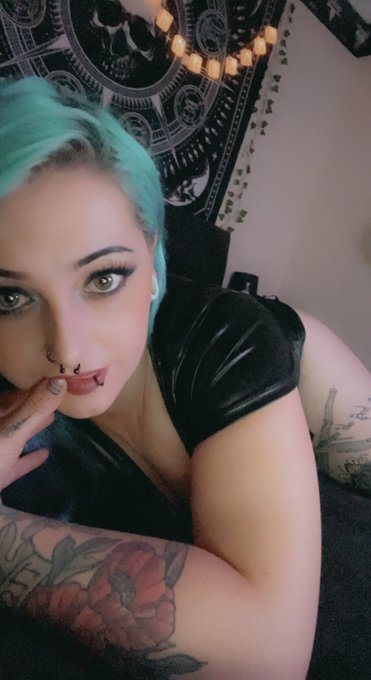 Fun with this one last week 😈 who else likes cream?! 🤫💦 https://t.co/m4geelX3r2<a href="/tag/latex"class="tags"><span>#latex</span></a><a href="/tag/spicy"class="tags"><span>#spicy</span></a><a href="/tag/pvc"class="tags"><span>#pvc</span></a><a href="/tag/lingerieday"class="tags"><span>#lingerieday</span></a>