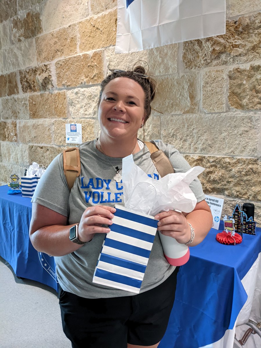 Super Teacher <a href="/HopeAGipson/">Hope Gipson</a> won our giveaway! A $25 gift card generously donated by <a href="/ElMonumentoTX/">El Monumento</a> #JISDSuperTeachers  #JISD_PD #JISD_learns <a href="/Jarrellisd/">Jarrell ISD</a>