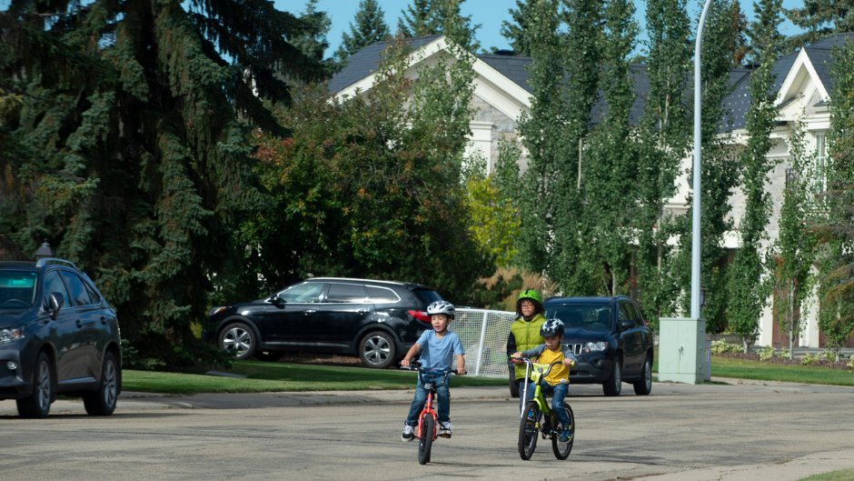CityofEdmonton's tweet image. It’s Safe Kids Week! This week, we’re celebrating the many different ways that we travel in our city and make our communities safe, active, and livable for future generations. Learn more at edmonton.ca/VisionZero #YEGStreets #SKW22 #WheelWeek