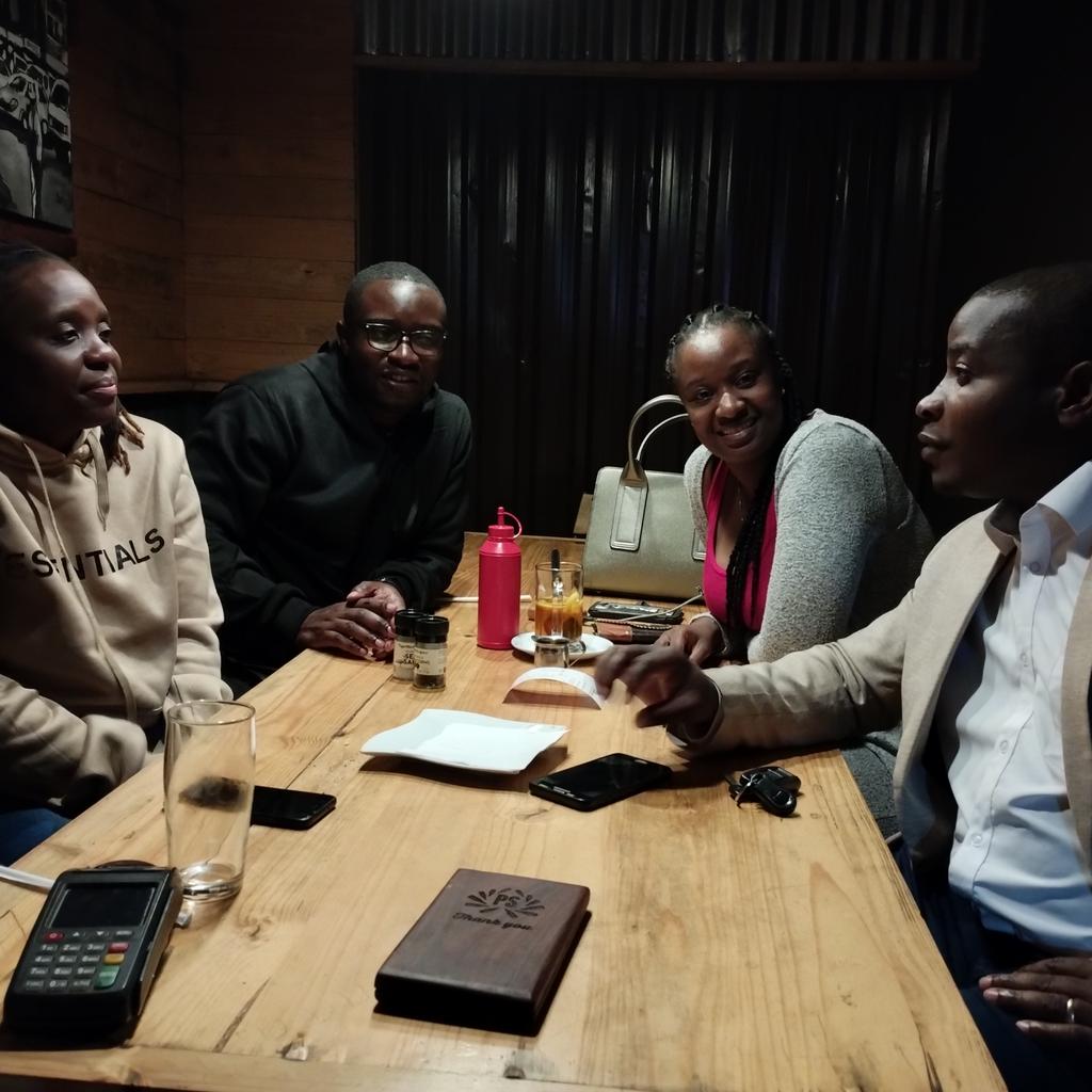 LeadersObama's tweet photo. Zimbabwe Fellow Leaders @oswaldchishanga @Farisai81 (2019 cohort) &amp; Taurai (2022 cohort) had a networking meeting @DoussoubaKonate (2022 cohort) from Mali in Harare

#Obamaleaders 
@ObamaLeadersZm 
@_LeadersAfrica https://t.co/tXWyspateK