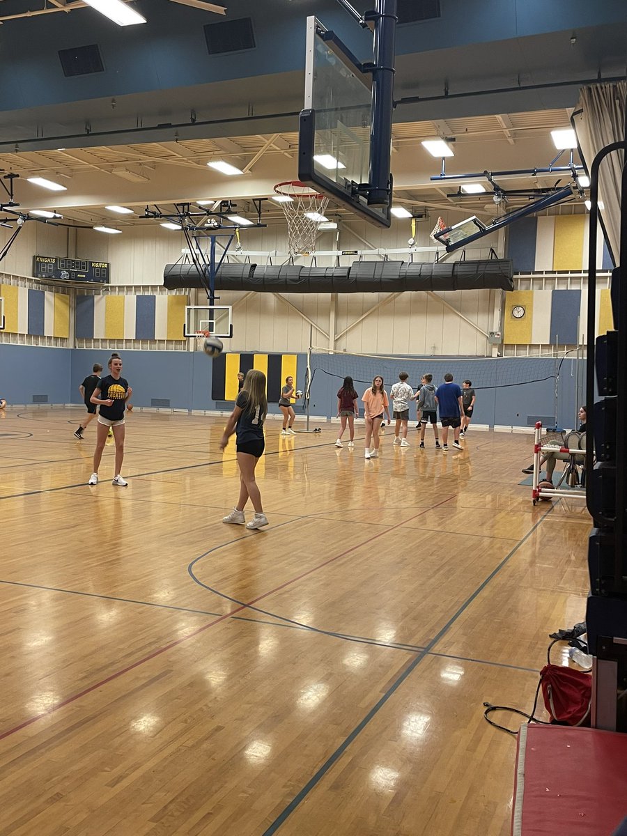 Preston_B_AMS's tweet photo. Today in Arthur’s middle schools gym they are doing free time #TrentonTuesday #BAMSCE #bamsKnights #Yes2TPS https://t.co/mx0TWncoL0