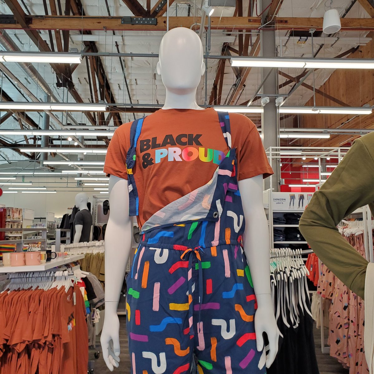 jbirdsf's tweet image. Hi @target .....

#PrideMonth #BlackPride