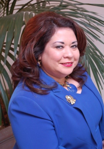 CCHCCBiz's tweet photo. Meet your next panelist for the Latina Women's Conference, Lisa Casarez-Austin, MSW. Mrs. Casarez-Austin is the founder/CEO of Angels of Grace Foster Family Agency. Mrs. Casarez-Austin has a vital history as a member in our community and advocate for many families. https://t.co/6XapQygWrj