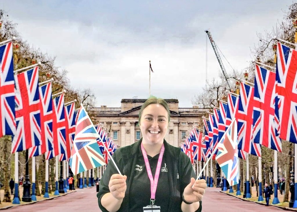 HaltonLibraries's tweet image. Join us tomorrow in Halton Lea Library for your final chance to make &amp;amp; take a free #Jubilee Photo Keyring! Drop in between 11-1pm, choose your Royal backdrop, smile and say Cheese!
Bring friends &amp;amp; family to create your own souvenir of the #PlatinumJubilee  JS