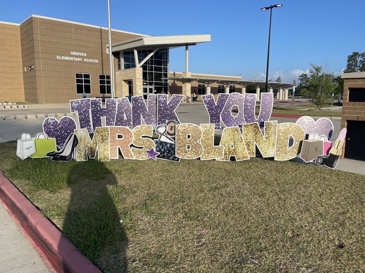 wheelerteaches's tweet photo. A great kickoff to the summer for the first year for @Curllonangela! #TogetherWeThrive https://t.co/gXvbOJ8WlK