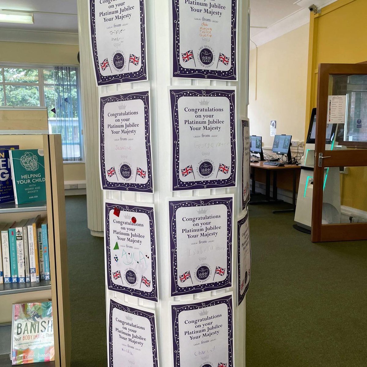 GreenwichLibs's tweet image. There was a fabulous #PlatinumJubilee celebratory afternoon at #ColdharbourLibrary! The local CRTA group along &amp;amp; other library members &amp;amp; guests tucked in to a Royal Jubilee afternoon tea were we ate scones, cakes, sandwiches and lots of sweet treats &amp;amp; ended with a royal quiz! 👑