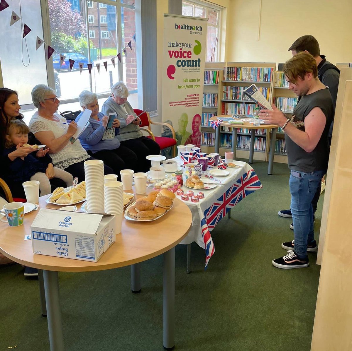 GreenwichLibs's tweet image. There was a fabulous #PlatinumJubilee celebratory afternoon at #ColdharbourLibrary! The local CRTA group along &amp;amp; other library members &amp;amp; guests tucked in to a Royal Jubilee afternoon tea were we ate scones, cakes, sandwiches and lots of sweet treats &amp;amp; ended with a royal quiz! 👑