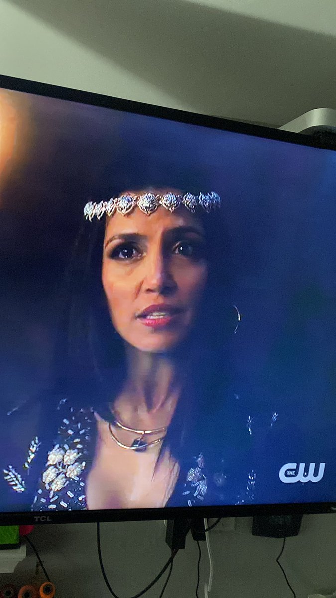 Just in case y’all need more evidence: this is the art they had of the “evil *harmed One who wants all the magic for herself” vs the actress playing her. You can’t tell me that’s not supposed to be a black woman with curly hair (supposed to imply Macy) on the left.