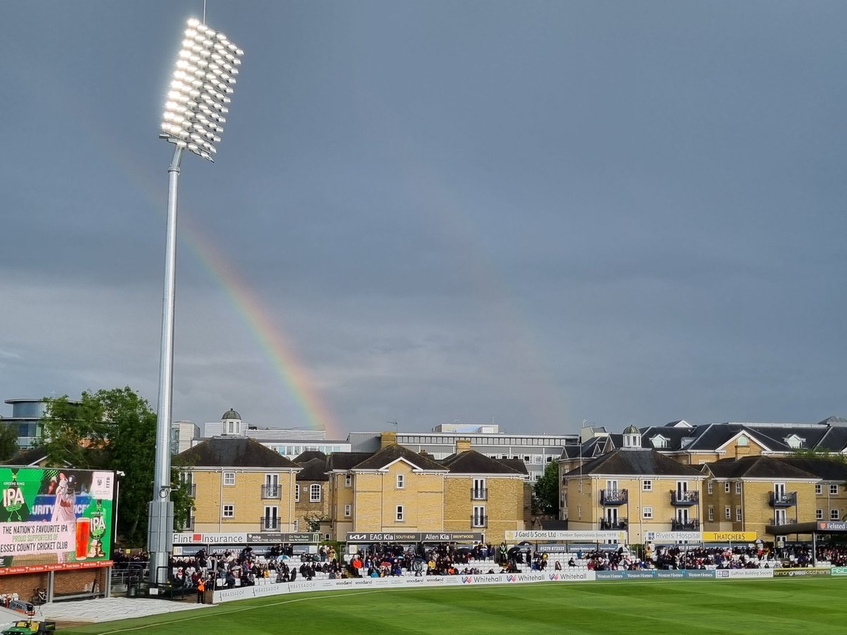djackmantweets's tweet photo. Rainbow over the @EssexCricket County Ground as we wait for play to start.
Can't believe it's my first cricket match (in person) for two years and eight months!
Back in the box with @BBCEssexSport and @solentsport https://t.co/A5jw8W9wYc