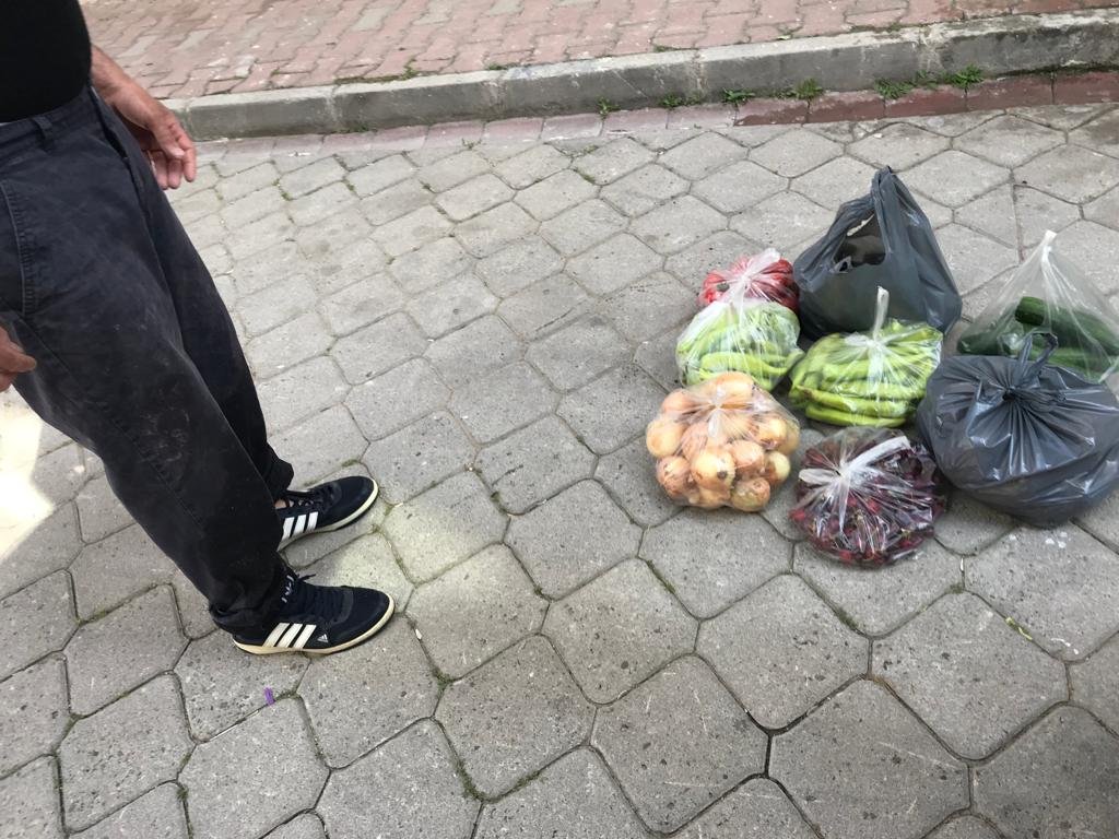 ashanesamsun's tweet photo. İhtiyaç sahibi ailelerimizin ihtiyaçlarını giderdik. Vesile olan herkesten Rabbim binlerce kez razı olsun https://t.co/SsPdTrdw01