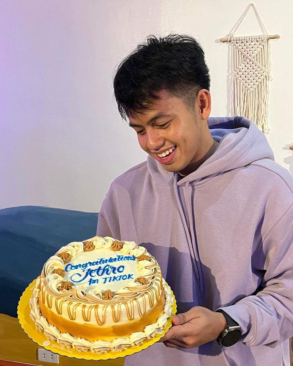 jethroalabanofc's tweet photo. HAPPY 1 MILLIONπππ
JETHROFORSEASON3 #jethroforseason3 @jethrowalaban @HouseOfCollab #TheHouseOfCollab #zythro #zythroforseason3
#TheHouseOfOpportunities
#THOCSeason2
#kumuhouseofcollab247
#jethrowalaban #jethroalaban #jethrow https://t.co/S1XawgidsD