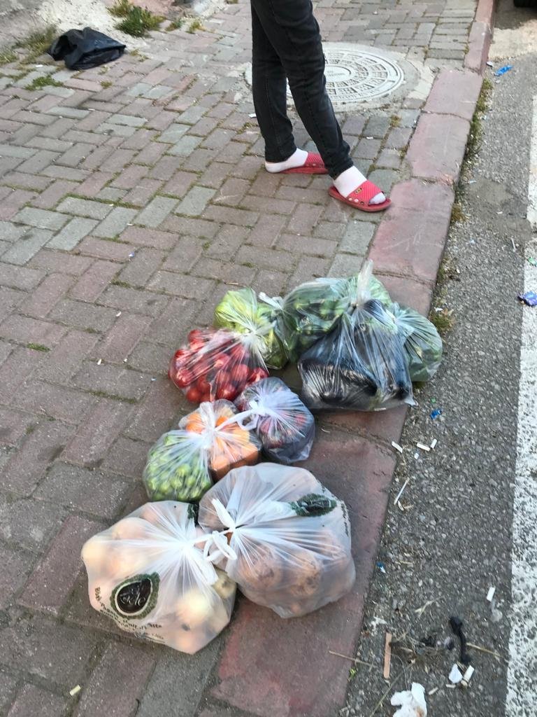 İhtiyaç sahibi ailelerimizin ihtiyaçlarını giderdik. Vesile olan herkesten Rabbim binlerce kez razı olsun