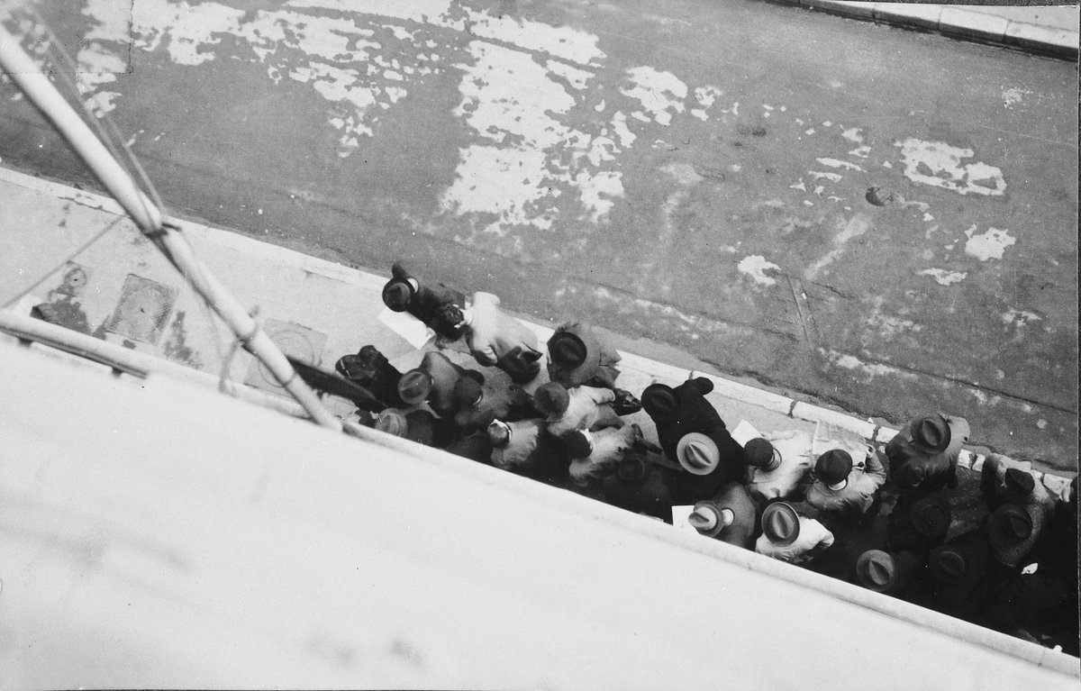 #OnThisDay in 1940, France signed an armistice with Nazi Germany which established a zone of German occupation of northern and western France. Many French Jews would attempt to flee the country, including these refugees waiting outside the American consulate in Marseilles.