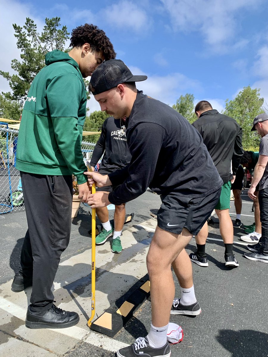 calpolyfootball's tweet photo. Caught D-Line in action volunteering @activechurch 📸

#RideHigh | #TheClimb https://t.co/23aryPGBe4