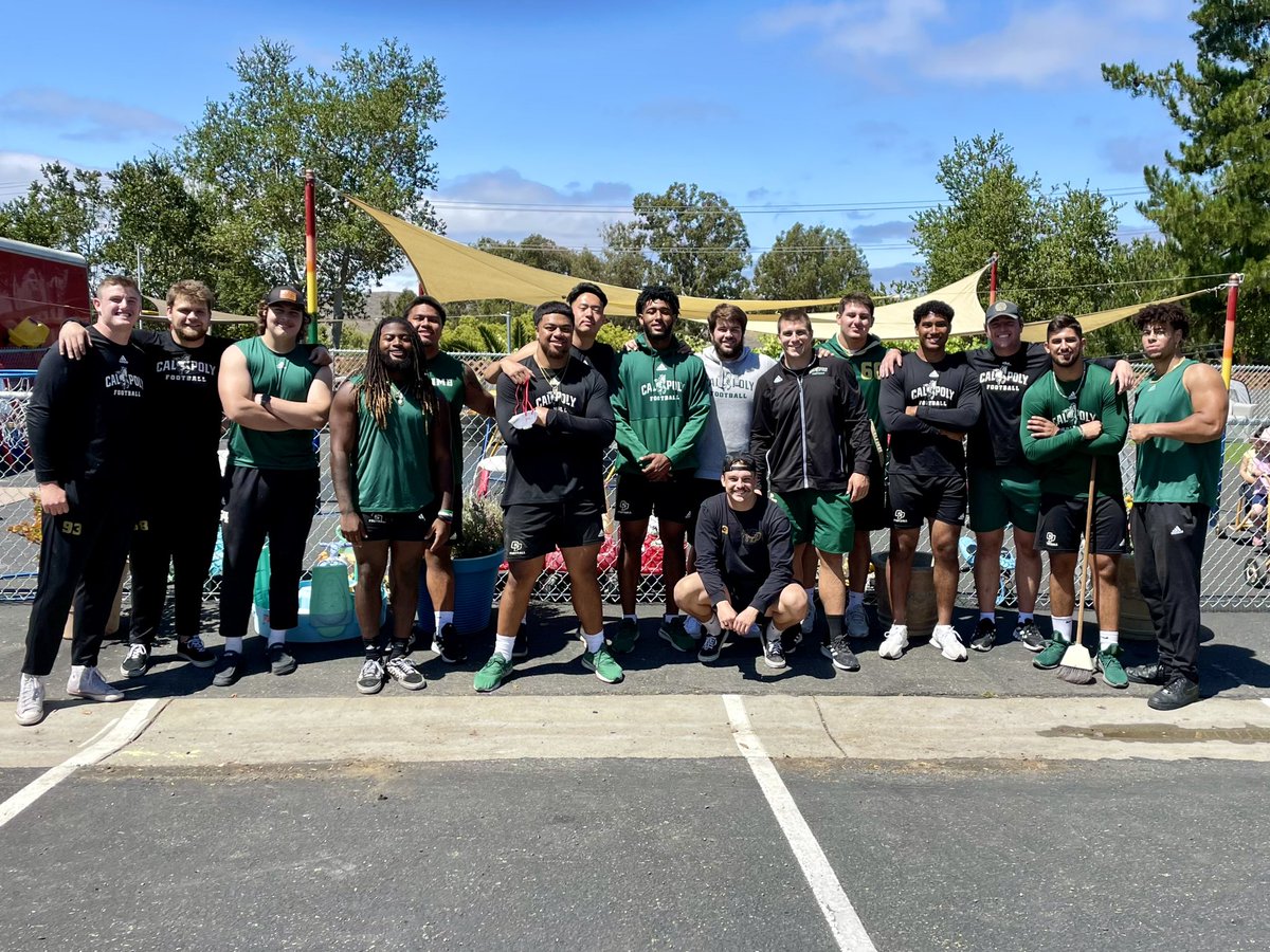 calpolyfootball's tweet photo. Caught D-Line in action volunteering @activechurch 📸

#RideHigh | #TheClimb https://t.co/23aryPGBe4