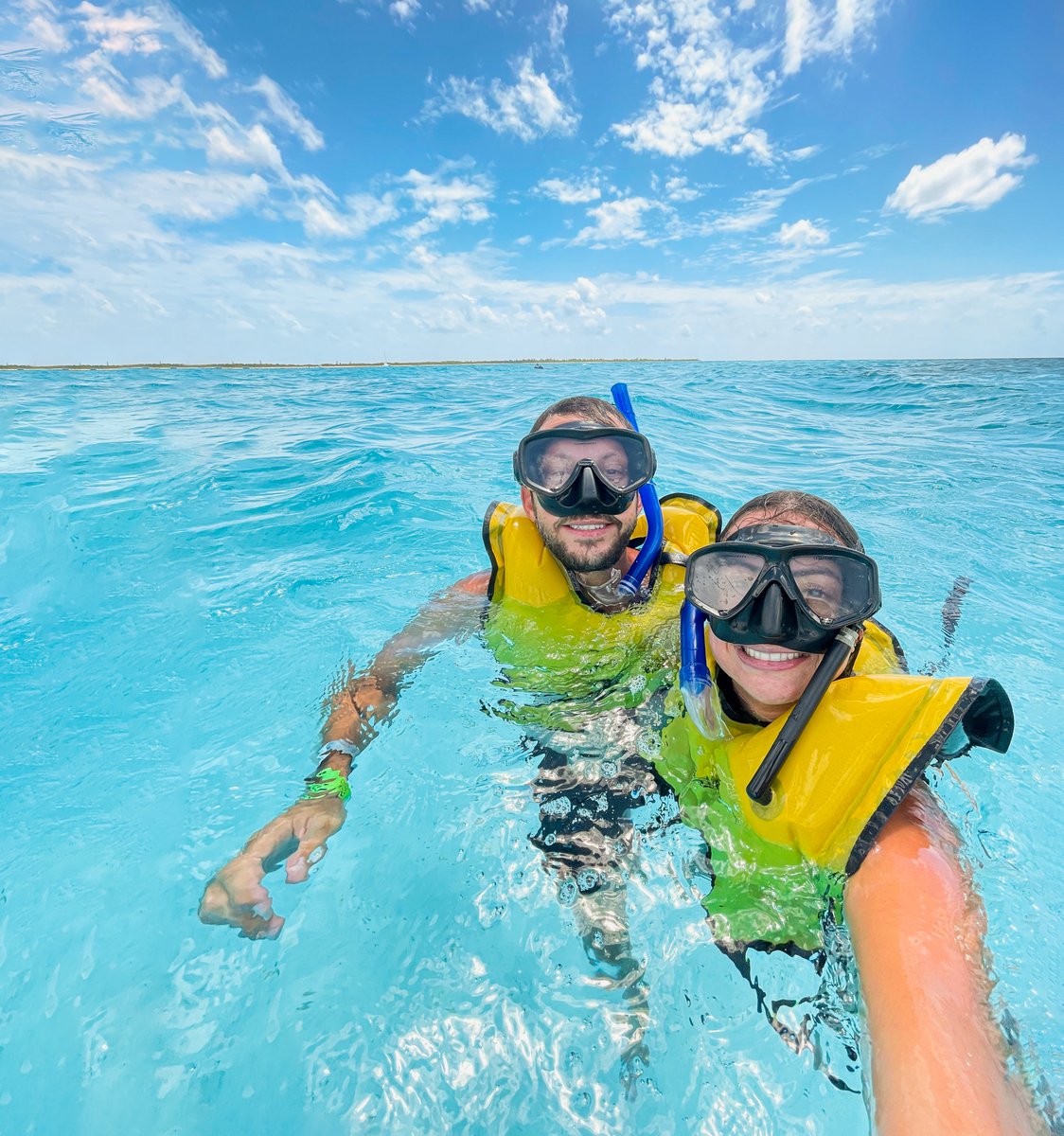 Lovely day at El Cielo. 😍😎🤟
.
.
.
.
.
.
.
.
#carnival #royalcaribbean #royal  #celebrity #cruislines #shoreexcurions #cruiseship #snorkel #snorkeling #snorkeltrip #marinelife #sealife #ocean #elcielo #cozumelelcielo #santuariodelasestrellas #stars #estrellademar #turquoise