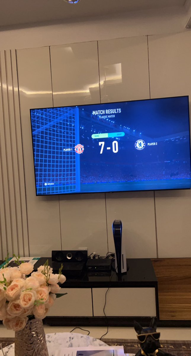 mrmacaroni's tweet photo. Don’t play FIFA with me. It’s a set up. 
Ask @Elkrosmediahub 
Just a little thanks for coming. 😁 https://t.co/1rtEgEqR4P