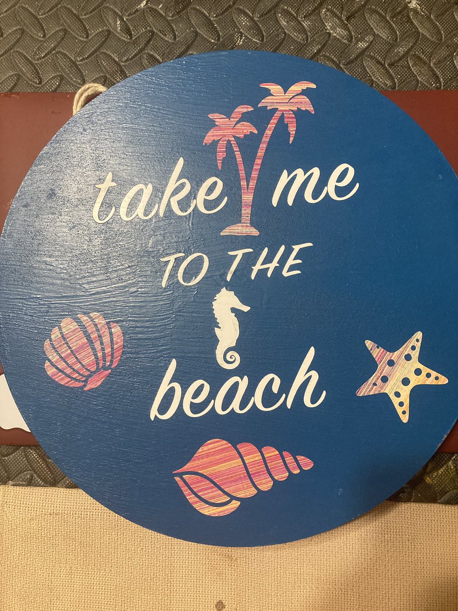 AlleyCreations's tweet photo. What a day for the beach. https://t.co/XIQiav1Tpn