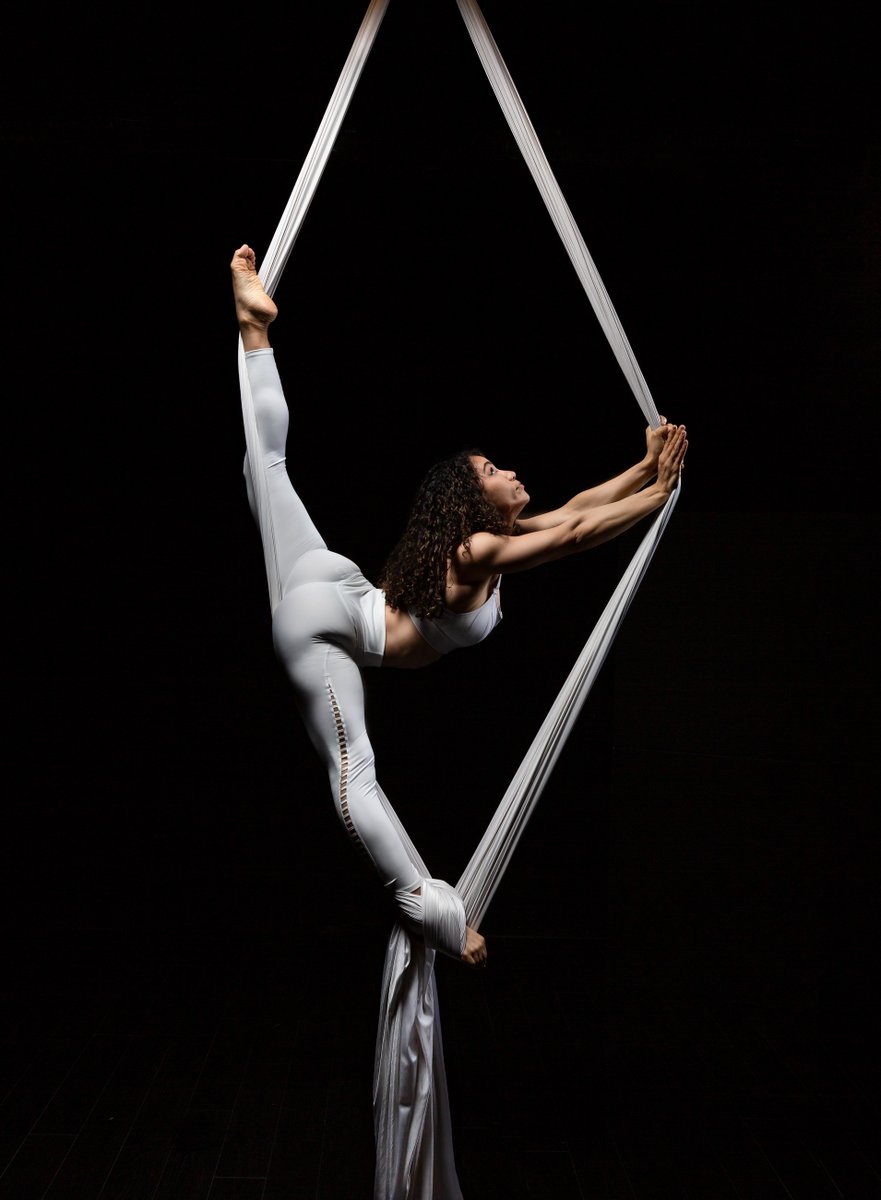 NickIsabella's tweet photo. The rest of the photos of @daniellegrayfit in white with white #silks.

#fitnessphotography #athlete #fitness https://t.co/5SSy6KMPGd