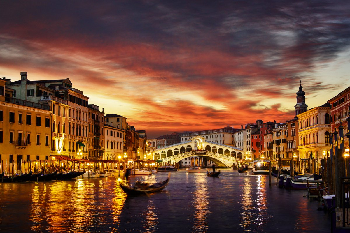 RajaXg's tweet photo. Jeff McVeigh (@CodeNative) had some exciting updates to share at #ISC22, including Rialto Bridge! 
More in the link below. 
https://t.co/dvEkGeVRPe https://t.co/7VC15oyXLl