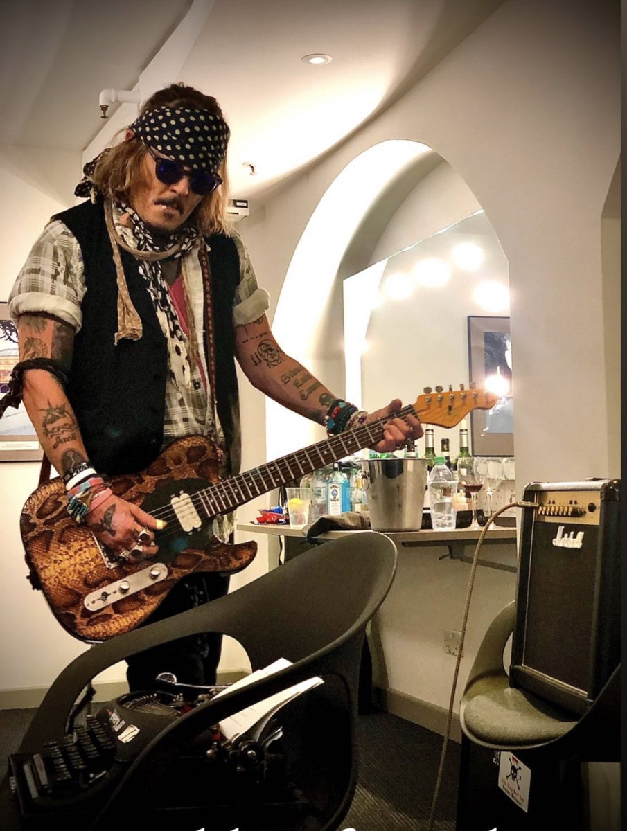 GellertDepp's tweet photo. HOLY SHITBALLS https://t.co/AK1BWiamOt