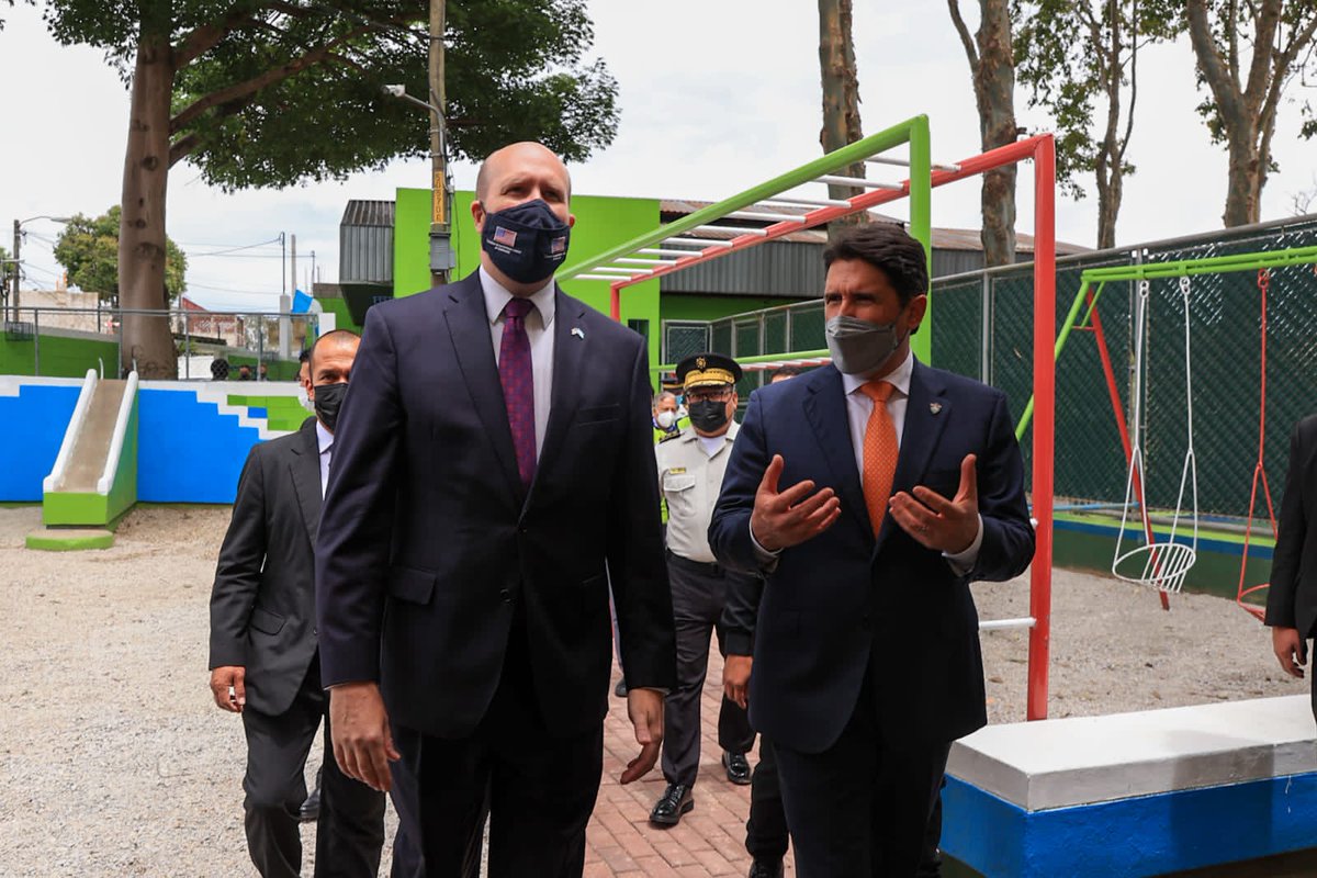 AreliTGW's tweet photo. @muniguate @usembassyguate y @GuatemalaGob entregan el primer Kioscos Comunitario en el Parque San José Las Charcas y Saravia, zona 5, una iniciativa de programa de vecindario próspero. 
@TGWdigital https://t.co/yv1npCDkaU