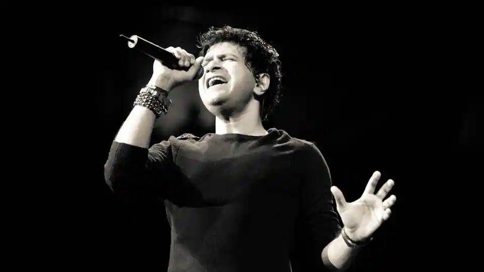 Sonchi_'s tweet photo. A musical legend departed to heaven. Thanks for his unique
voice for getting me
through the highs and
lows in live. #BasEkPal is one of my
favorite Indian musical
albums for which #kk 
sang the majority of
songs. He will be missed but
his music stays eternal. 💔 https://t.co/d0BpRP80SN
