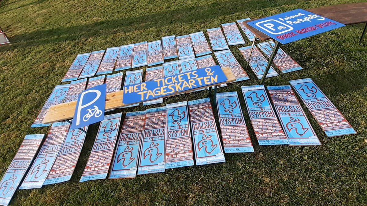 heikeontour's tweet photo. Tagwerk: wir waren fleißig!

#OrangeBlossomSpecial #beverungen #OBS2022 #OBS24 #DIY #creativity #signingday #signs https://t.co/kqBSh1dFA6
