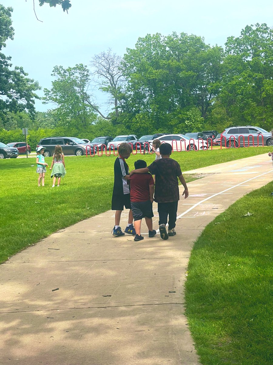 Watching my 4th graders jump at the opportunity to take care of our Kinders on the playground when they need a helping hand is all of the reassurance I need to know they’re ready for 5th grade #112Leads #RocketsSoar #LosCohetesVuelan @redoakschool