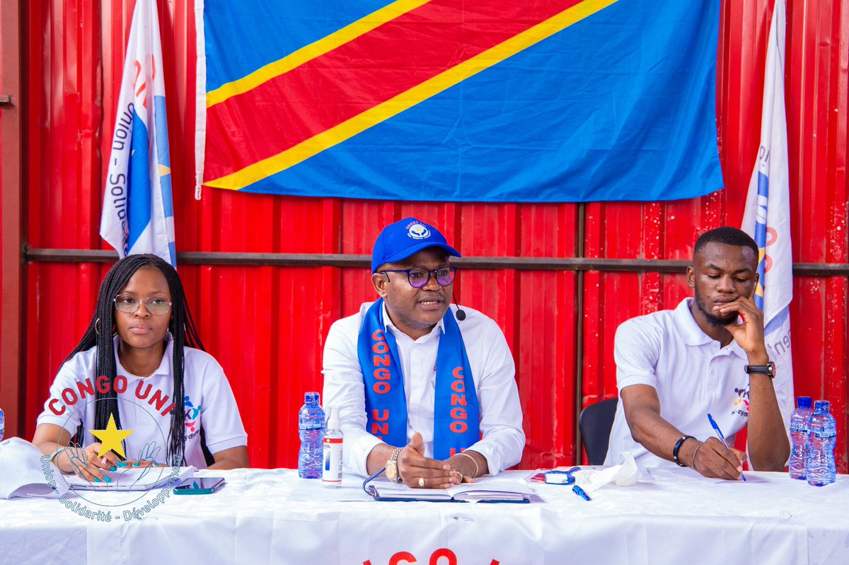 Kzydivinevision's tweet photo. “Bâtir un Congo émergent avec une jeunesse responsable “, c’est le thème qui a été abordé lors d’une rencontre entre le président du parti politique Congo Uni et la jeunesse estudiantine  le Samedi 28 mai 2022 au siège de son parti sur l’avenue Victoire dans la commune de Kalamu https://t.co/ZgeMHE5qq1