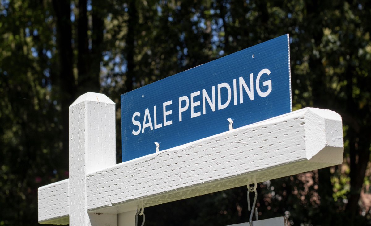 DonKelley's tweet photo. The Language of Business Podcast looks at the real estate market going crazy post-pandemic. Sky-high home prices and houses selling well over asking, but hardly anything is actually on the market. Commercial real estate is just the opposite. https://t.co/a65eBPzbR3 #sellersmarket https://t.co/91glvI24o4