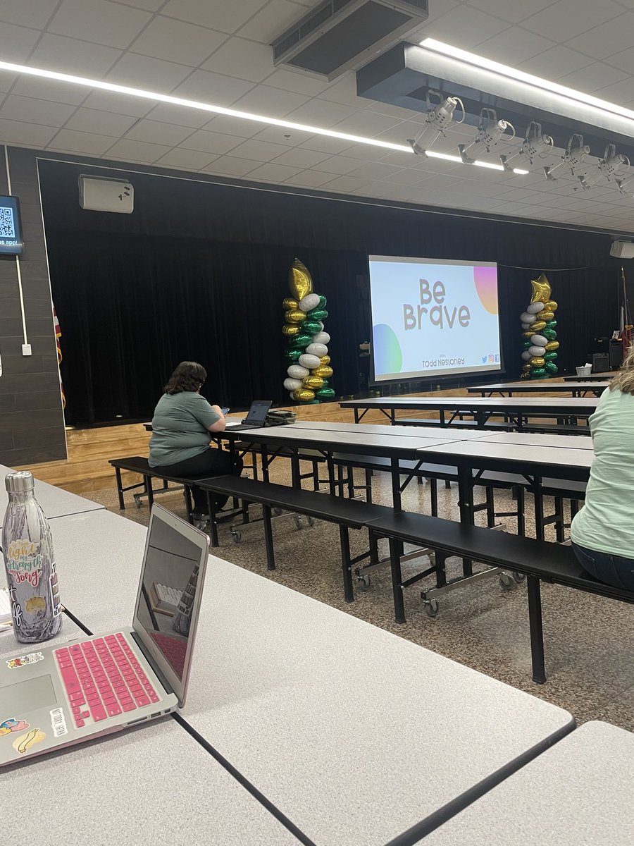 MrsMariaGarcia's tweet photo. Arming teachers with knowledge, research, and the best professional development is the BEST thing a district can do! #TechFestHEB #HEBlibraries #HEBlibrarians https://t.co/ji9kUZJ5bS