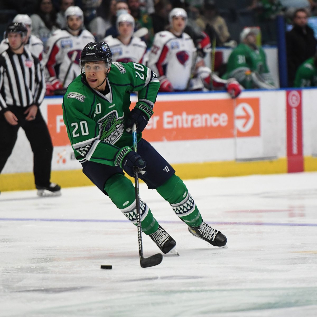 MikeKellyHockey's tweet photo. Rookie defenseman Xavier Bouchard (@Bouch_20) sent the @FL_Everblades into the @ECHL Kelly Cup Finals by scoring the overtime goal in Game 5 of the Eastern Conference Finals. #Florida will now face the @ToledoWalleye in the best-of-7 #KellyCupFinals22. #swfl #Preds  #LGRW https://t.co/Df5XZ8h5V7