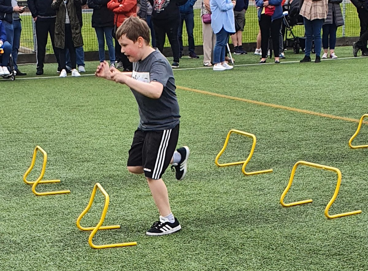 MissComrieSTN's tweet photo. What another fantastic day for health week. We loved getting to participate in sports day. Big thanks to @MissDownieSTN for all her hard work to get it organised. #stninhealth #stninsport https://t.co/ccyMmGyEaj