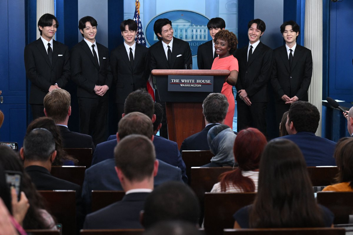 etnow's tweet image. .@BTS_twt discusses Asian inclusion and representation and addresses anti-Asian hate crimes during the Brady Press Briefing of the White House in Washington, DC. 💜

(📸 : Getty Images)