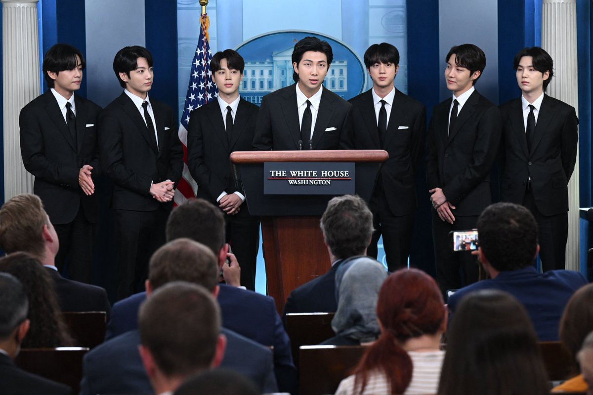 etnow's tweet image. .@BTS_twt discusses Asian inclusion and representation and addresses anti-Asian hate crimes during the Brady Press Briefing of the White House in Washington, DC. 💜

(📸 : Getty Images)