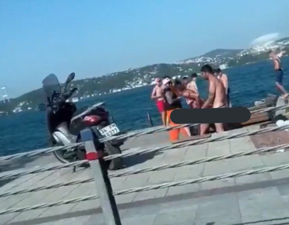 jurnalhabertr's tweet photo. Bebek sahilde cinsel ilişki yaşarken görüntülenen ve "Türk oldukları haberi servis edilen" kişilerden C.M.T adlı kadının adının Carmen Maria T. olduğu, Özgür adlı erkeğinse sonrada Türk vatandaşlığına geçen bir Pakistanlı olduğu ortaya çıktı. https://t.co/H48Txn1VeL