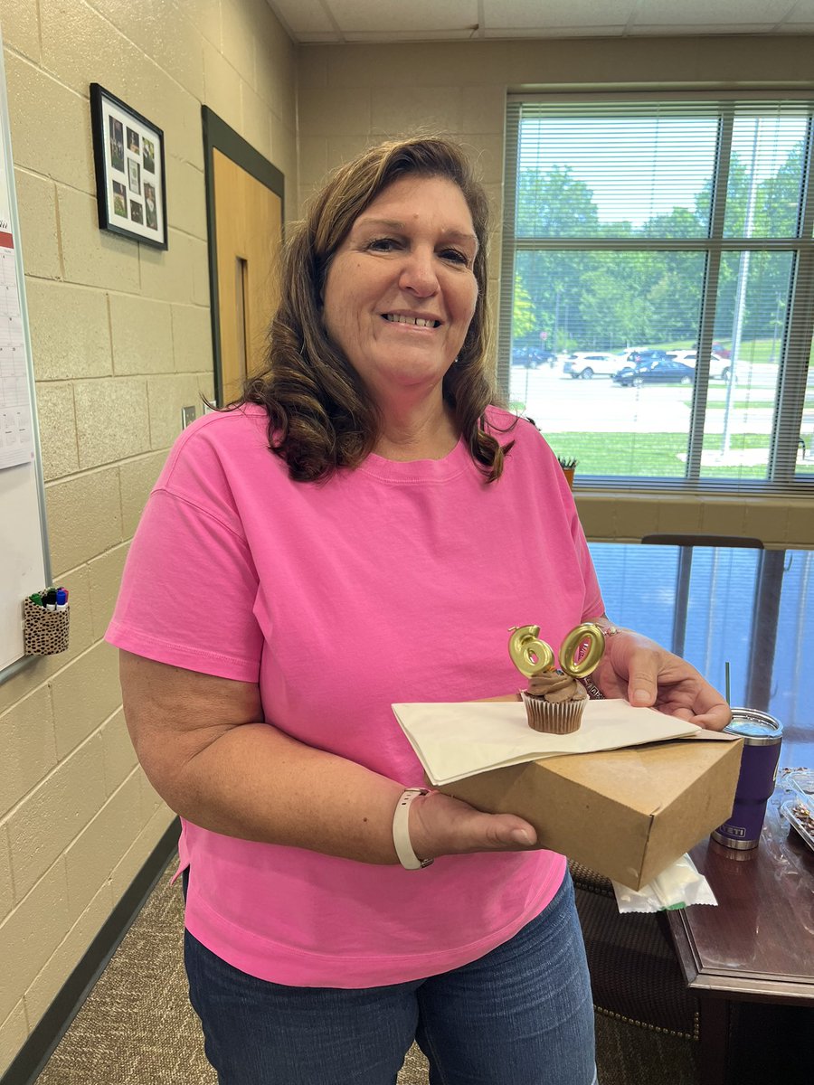 KettleRunNews's tweet photo. Happy 60th birthday to Mrs. Childress! Thank you for all you do for our school community we hope you had a great birthday!🎉 https://t.co/jjkY55MuvH