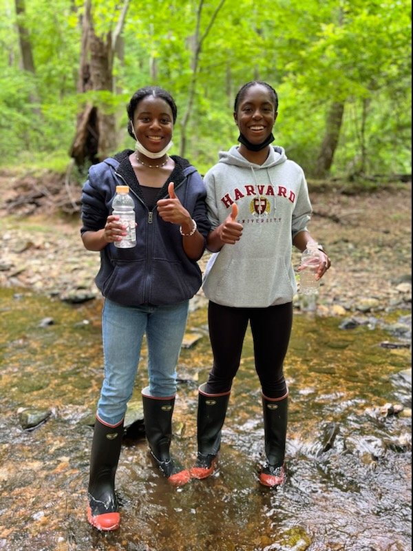 DeptScience's tweet photo. Last week, Juniors in IB Biology collected materials to build their own sustainable mesocosms from the local stream. They will track their progress in a lab journal for the rest of the year! https://t.co/6eN17UOigy
