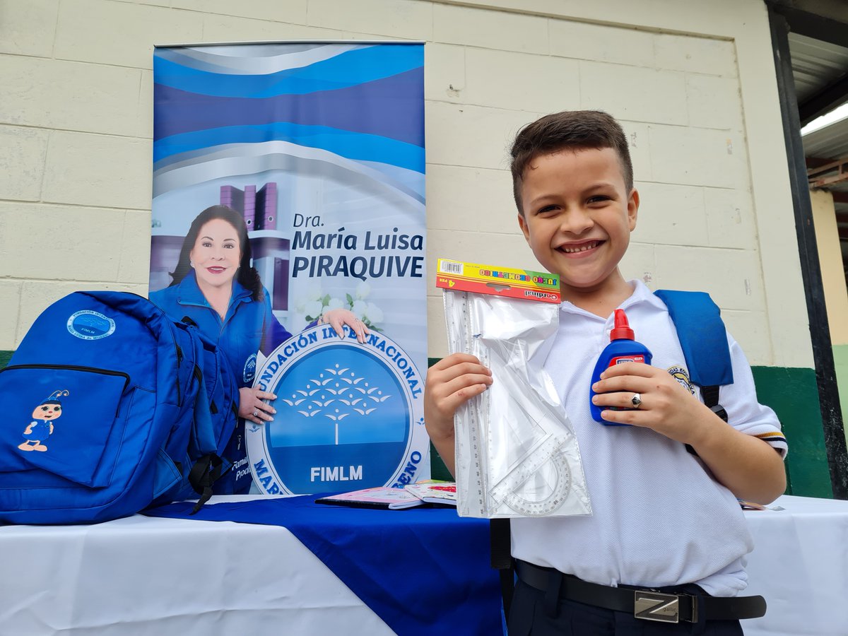 FIMLM's tweet photo. Las aulas escolares de la Unidad Educativa César Polit de Manta • Ecuador se irradian de felicidad gracias a los kits escolares que les entregó la Dra. @MLPiraquive              
quien siempre piensa en el bien común. Conoce más 👉https://t.co/S1eN1q36yS https://t.co/sYUSsbQmdg